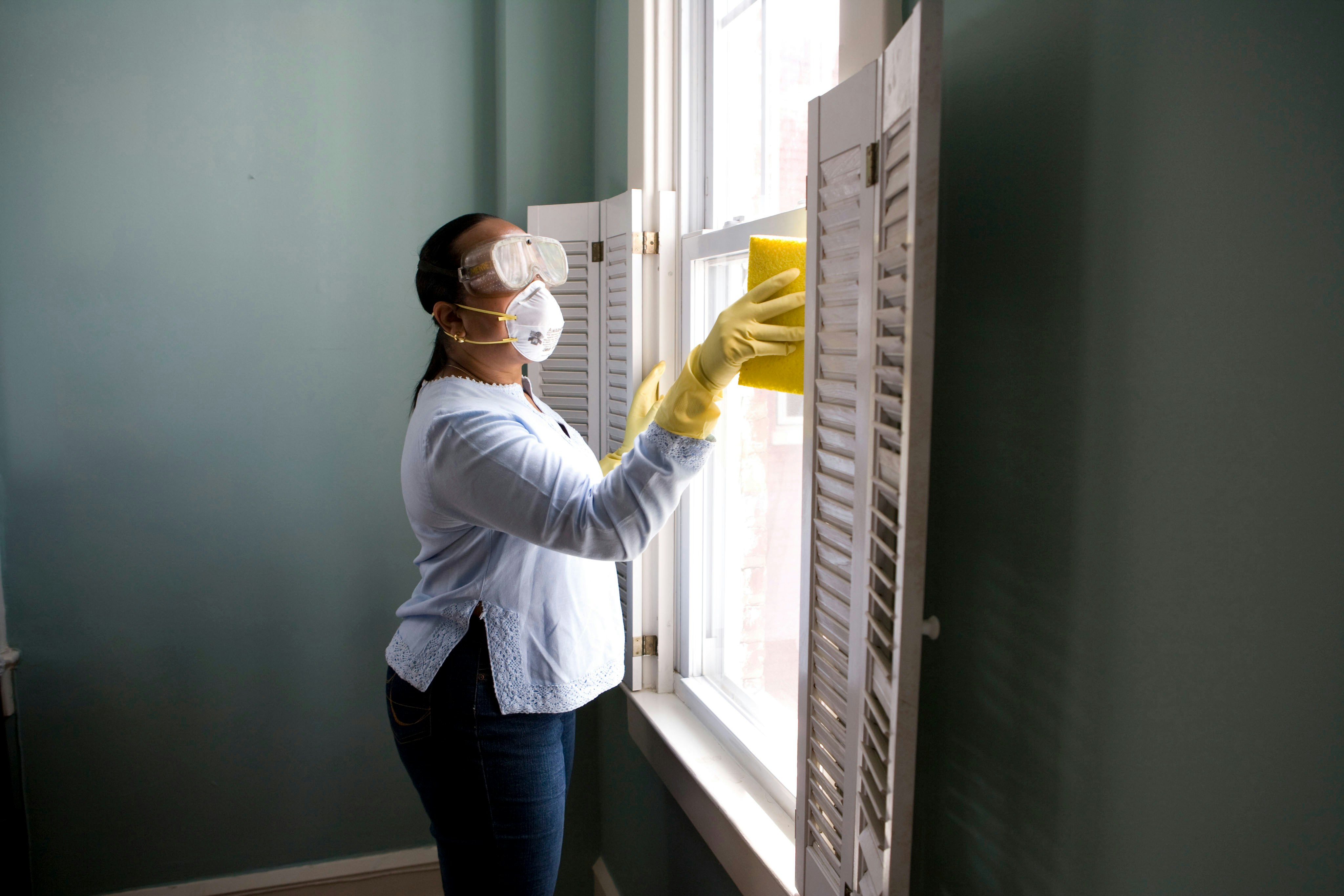 Residential Cleaning - Clean living room